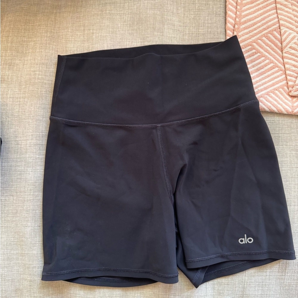 Alo yoga shorts spandex size m